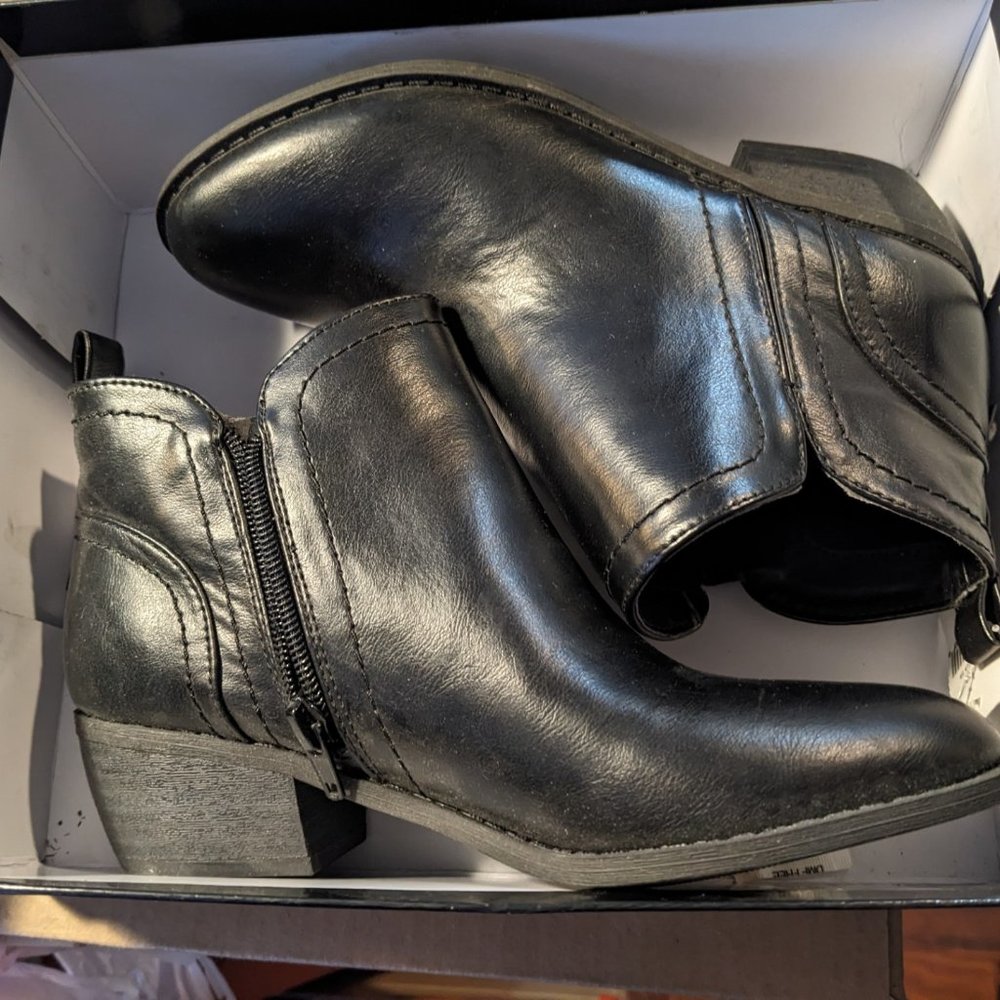 Guess Ankle Boots - RESERVED  FOR @PINEAPPLEKITTY